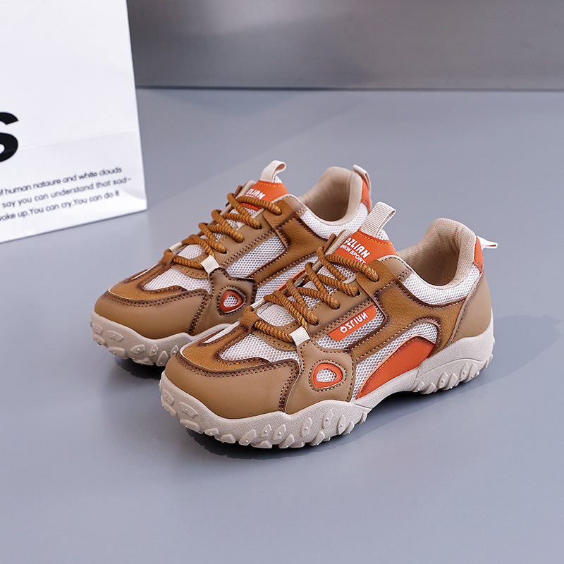 Nuevos zapatos casuales para exteriores