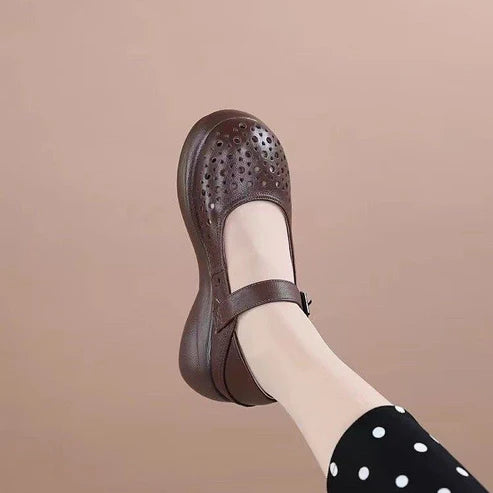 Crocs de punta redonda de cuero genuino