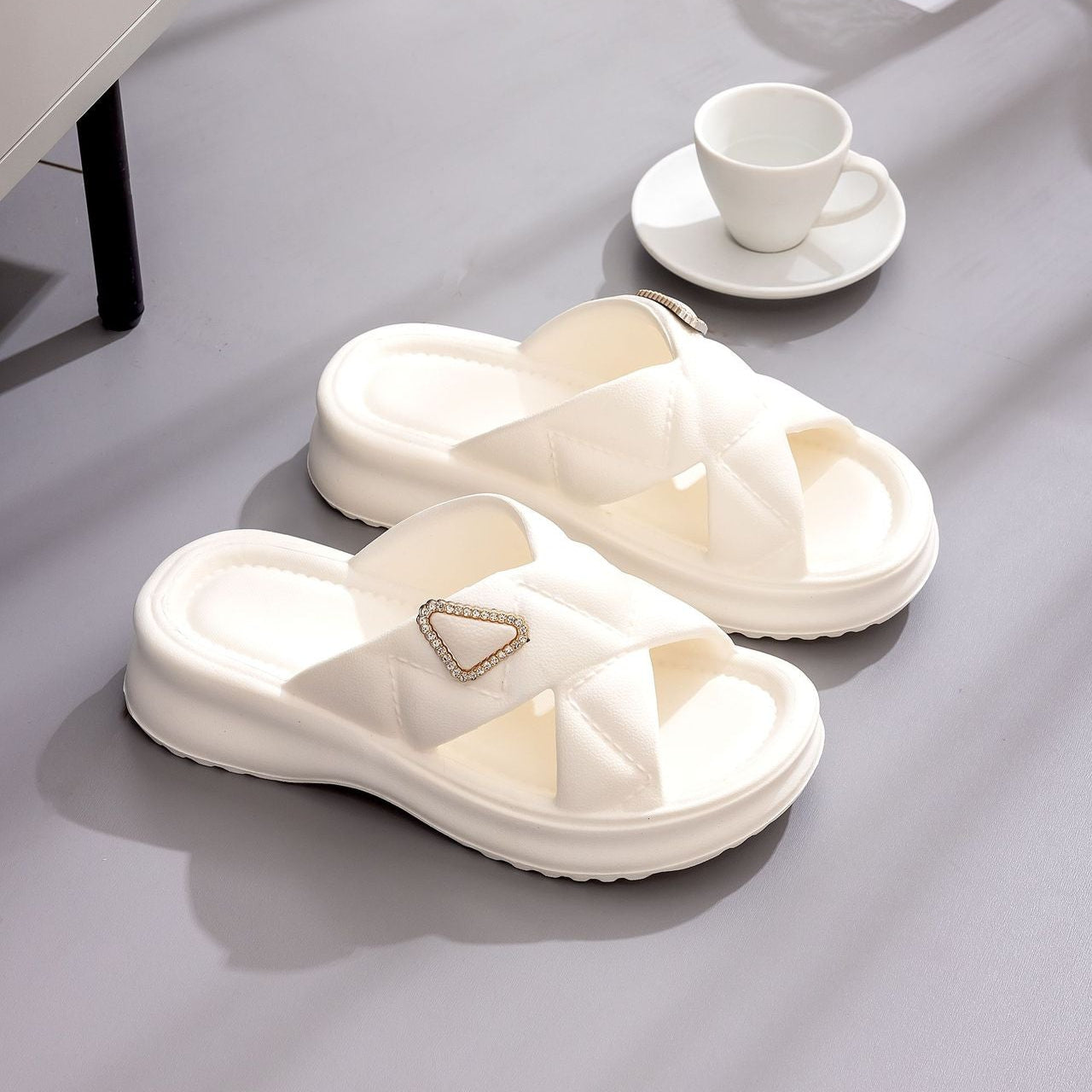 Zapatillas antideslizantes gruesas 【EVA -antiolor】