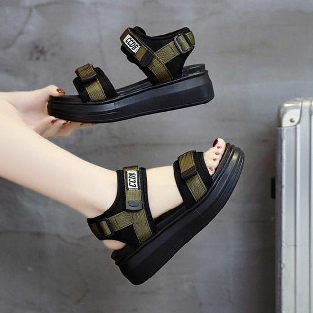 Sandalias deportivas de suela blanda