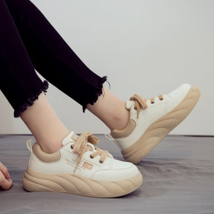 Zapatos casuales con cordones y suela gruesa que realzan la altura