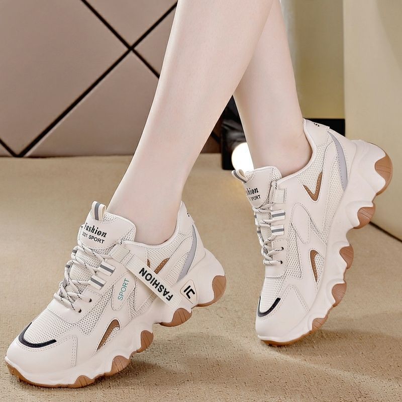 Zapatillas deportivas de suela gruesa que aumentan la altura