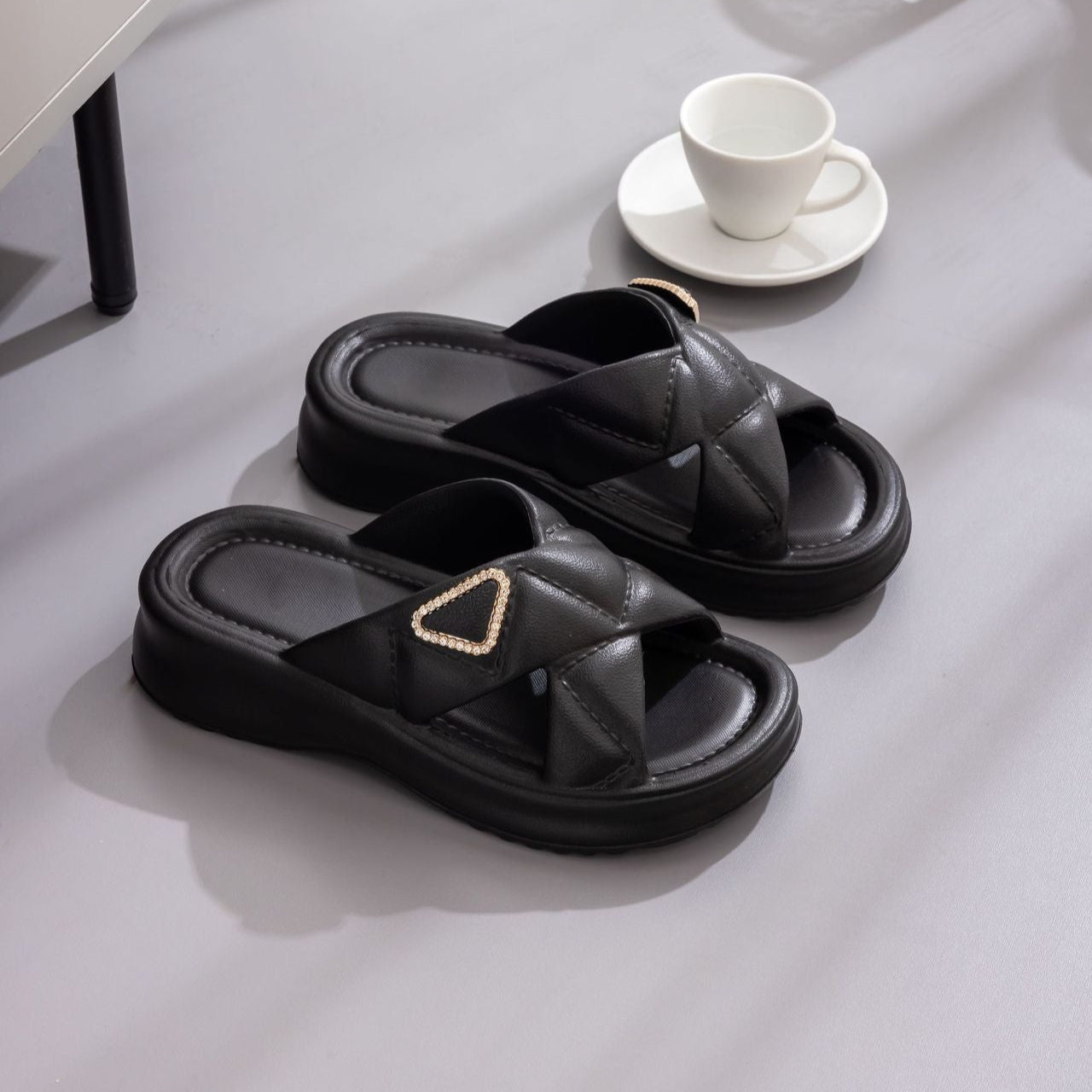 Zapatillas antideslizantes gruesas 【EVA -antiolor】