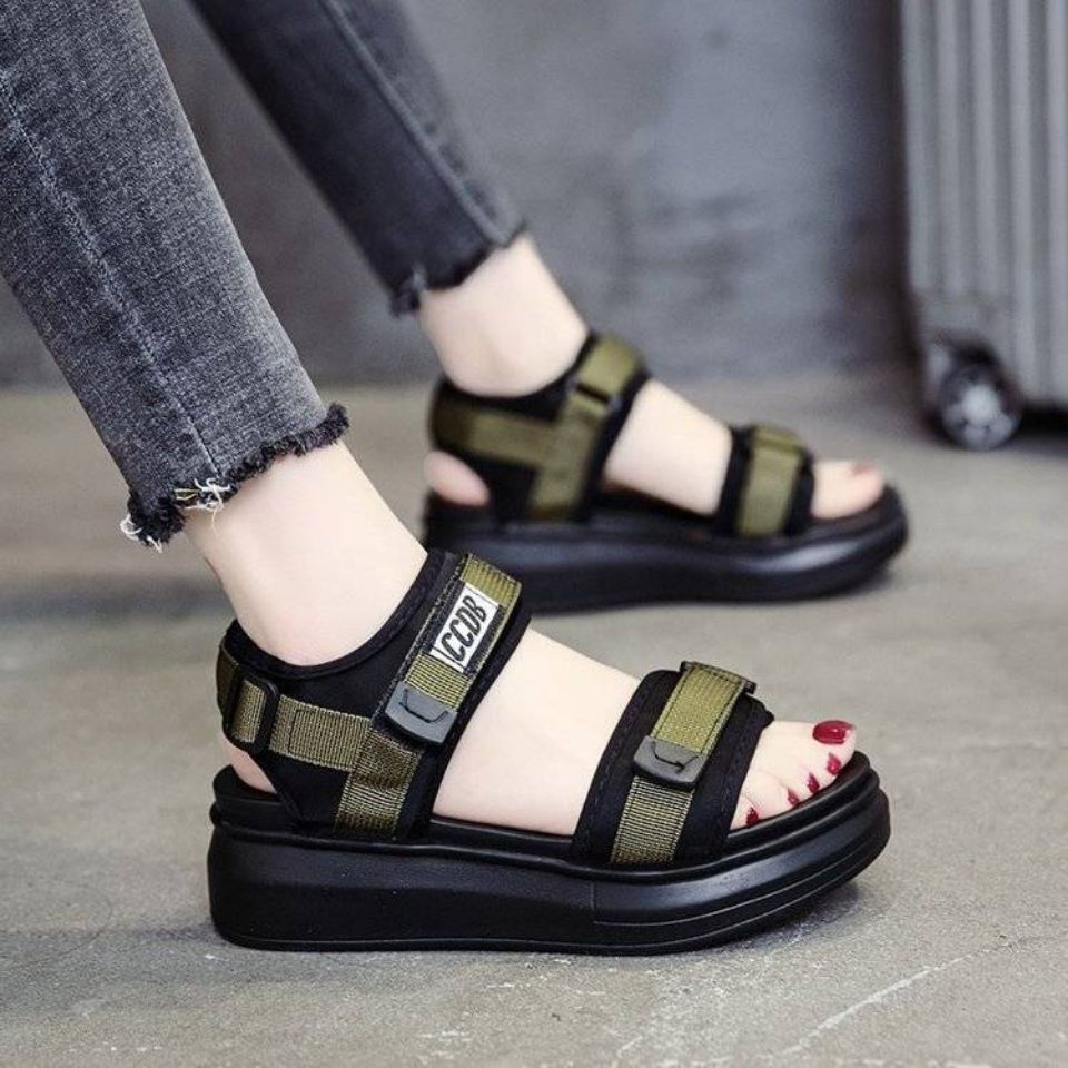 Sandalias deportivas de suela blanda