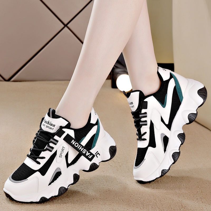 Zapatillas deportivas de suela gruesa que aumentan la altura