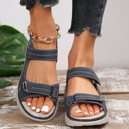 Sandalias planas con velcro