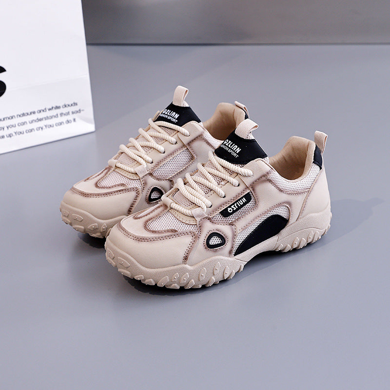 Nuevos zapatos casuales para exteriores