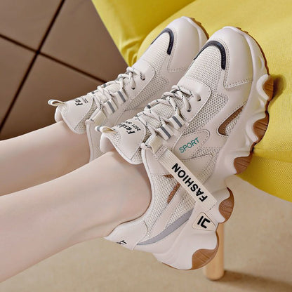Zapatillas deportivas de suela gruesa que aumentan la altura