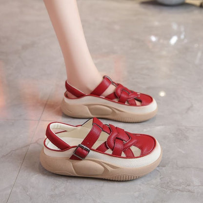 Sandalias con forma de corazón hueco