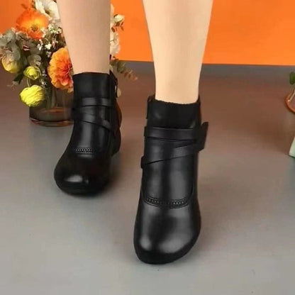 Botas cortas retro de tacón grueso.🎇